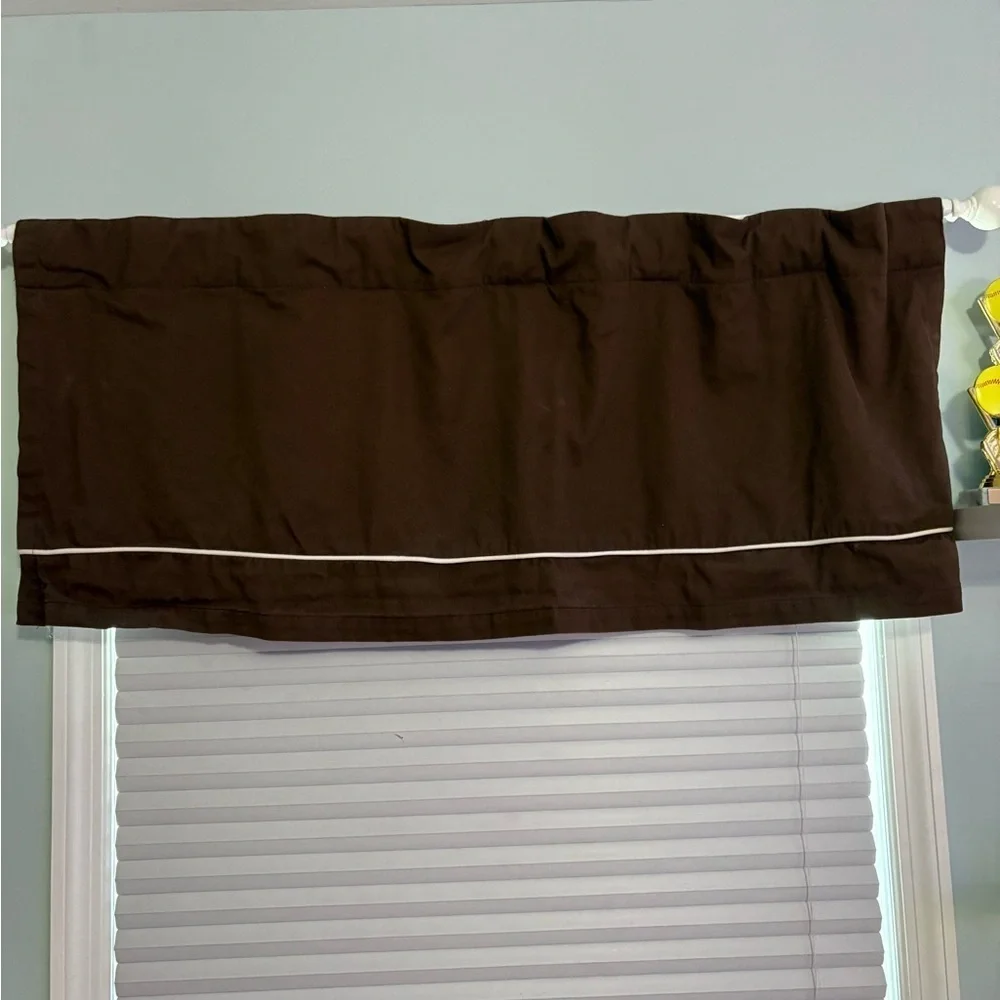 Pottery barn kids - Brown Valance Curtain.  Window treatment. Set of 2.